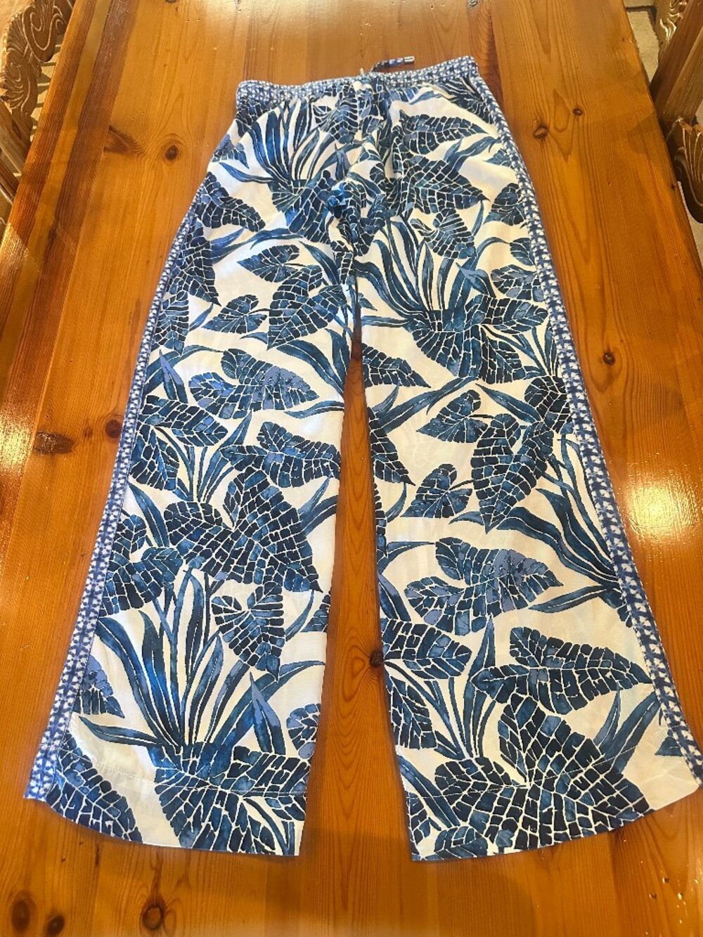 Tommy Bahama Rayon Pants, Size XXS - XS